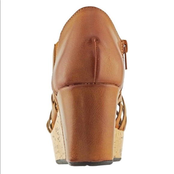 Vegan Leather Criss Cross Sandals - Picture 4 of 9